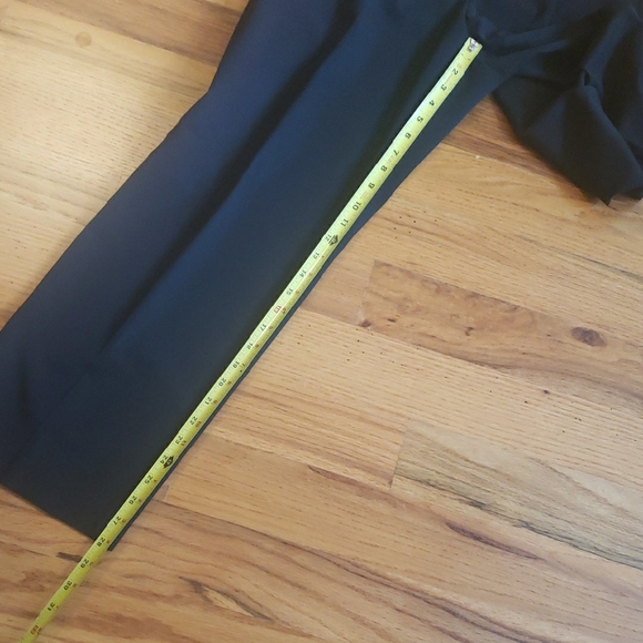 Liz Claiborne Black Straight Leg Pants Size: 10P - Picture 10 of 11